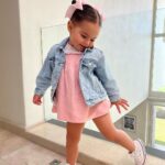 Ximena Navarrete Instagram - Y se fue enero 2024… cerrando este primer mes del año con mi coquette 🎀 🍭🩷 mi niña hermosa 2 añitos y te encanta posar !!! Te amo muñeca