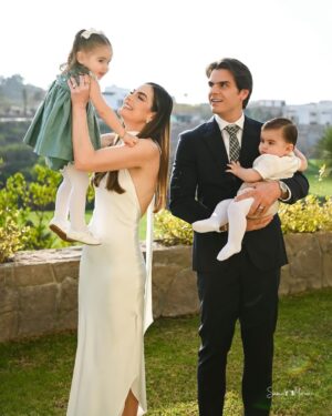 Ximena Navarrete Instagram - Más del bautizo de mi gordo 🤍🕊️ una ceremonia íntima solamente con nuestras familias, abuelos, tíos, primos y padrinos. Dic 2023