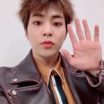 Xiumin Instagram - 하이파이브? High Five Hi Five 안녕 5 곧 만나자 Don't Mess Up My Tempo