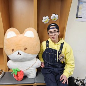 Xiumin Instagram - 좋아~ 아주 자연스럽게 손잡았어🙄
터래기 동생 시래기 낳아볼까