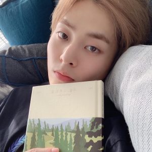 Xiumin Instagram - 4월의 마지막날!!
오늘 하루는 '사.지.우.헤'만 들어야지~

좋은 노래 불러줘서 고맙다 종대야🥰