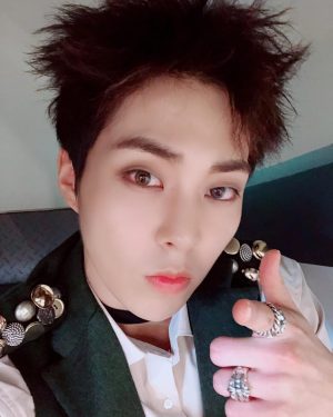 Xiumin Instagram - 다음은 너야 OO아!!🙈