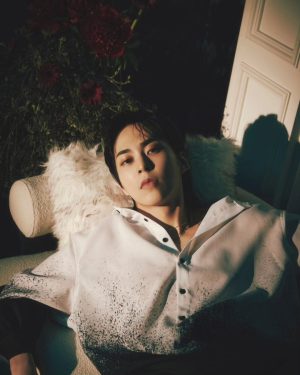 Xiumin Instagram - 오랜만입니다🤗