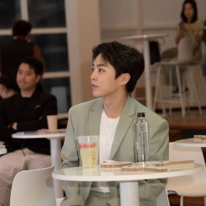 Xiumin Instagram - 혼자사는 나에게 지름신을 부르게 한 삼성전자 비스포크 라이프 행사.. 우리집 가전제품도 모두 비스포크 컬렉션으로 맞추고 싶다.. Ai 기능과 환경을 생각하는 이번 신제품을 구경하며 정말 즐거운 시간 보냈습니다~ 초대해주셔서 감사합니다!

#비스포크라이프#Bespokelife #Everydaysustainability #삼성비스포크 #가전을나답게 #Ad