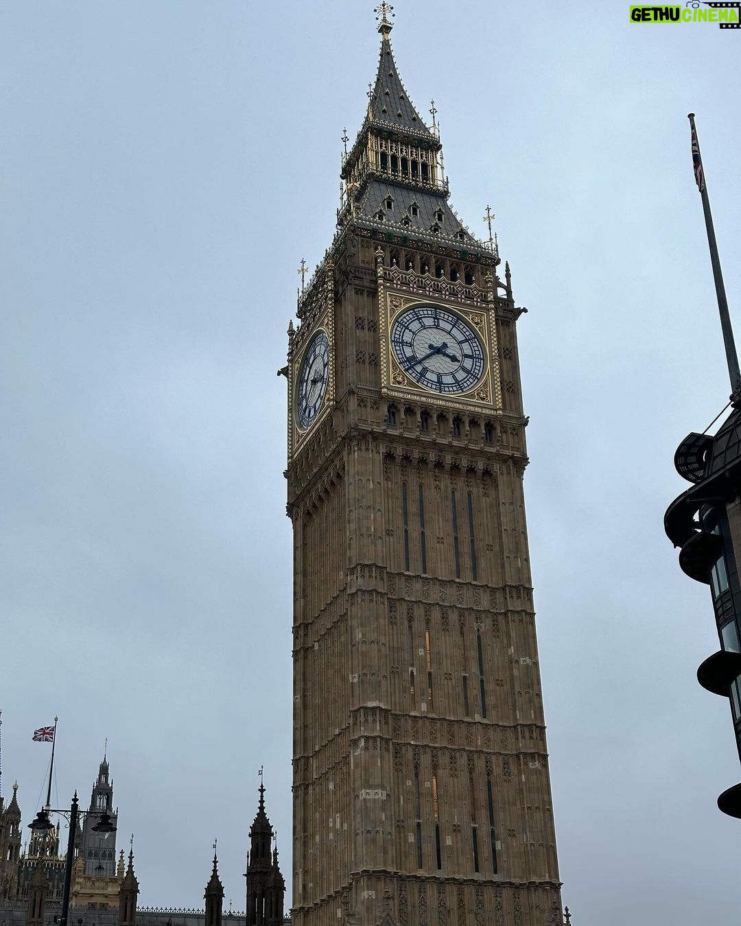 Xzibit - 9.7K Likes - #London has been amazing. Thank you @spaceapegames for the beginnings of what is going to be, what I believe, a game changer for both of us! No pun intended! Let’s go!! Have a great holiday and new year! #2024