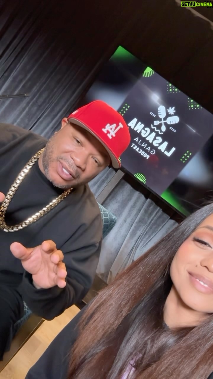 Xzibit Instagram - Don’t mind if we do! @xzibit and @thecannabiscutie 💯 from the all-new @thelasagnaganja podcast will be hitting the showfloor at #MJBizCon! Don’t miss them doing live interviews and simply educating at The Joint Lounge at the show. Stop sleepin’ on tickets fam. 23SOCIAL10 gets you 10% off right now! Head to mjbizcon.com and snag yours 🔥