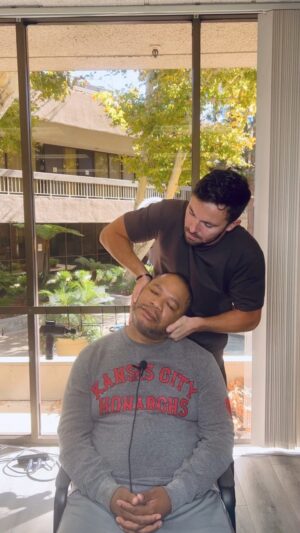 Xzibit Instagram - Cracked the “King Maker” himself @xzibit 

#chiropractor #adjustment #kingmaker #crackaddict #xzibit