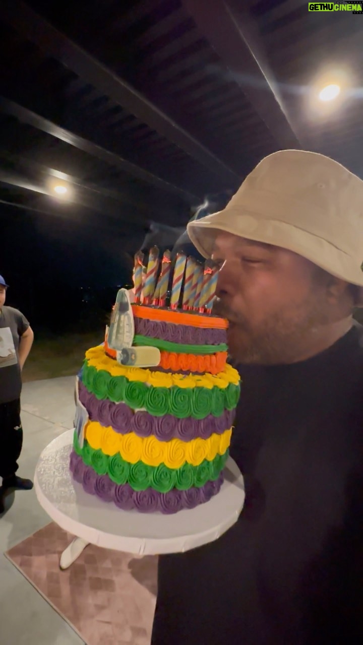 Xzibit - 6.8K Likes - Celebrating @xzibit birthday 🎂
had to bring him a @earthspuffcakes along with the rad @birthjays candles & a @themartymissile for the celebration 🎉 yesterday was a movie , Xzibit took all of us out on a huge 65 foot fishing boat for all the gang to go fishing on the ocean 🌊 the views were unreal from whales to seals to dolphins we seen it all, I had know idea 💡 Xzibit was such a good fisherman he must have pulled out over 20 fish out the water 💦! Was a amazing day with friends and family celebrating XZIBIT BDay !
So glad we built these memories, this is something all of us will never forget !
NFS🚫+21