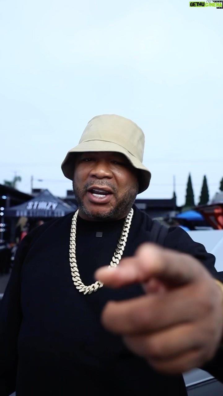 Xzibit - 5.6K Likes - @xzibit pulled up to the Barrio Takeover🇲🇽✊🏽
Come out and say what’s up L.A. 💯
#xzibit #westcoast