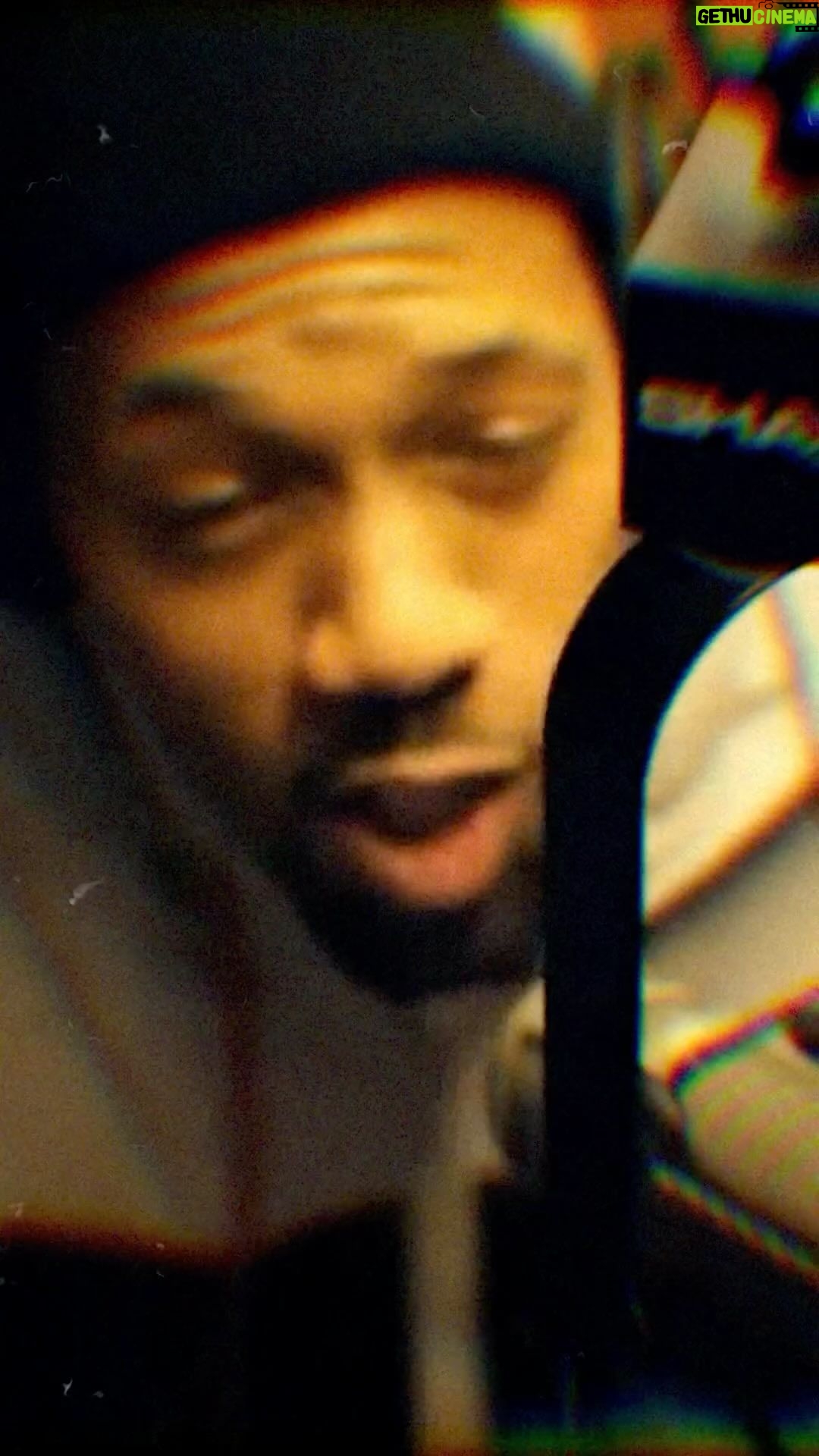 Xzibit - 10.5K Likes - Once again. @redmangilla blacked out and dropped BARS!!
@th3oryhazit Skydiving Somersaults: Redman