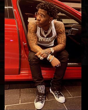 YFN Lucci Instagram - “Niggas crossed me so much I ain’t even turned my back on nun of dem niggas
Niggas snaked me out so much I ain’t even turned my back on nun of dem niggas
Put dem niggas inside the picture tried to get a bag wit em now its fuck ya 
THATS JUST HOW IM FEELIN #FREE650”