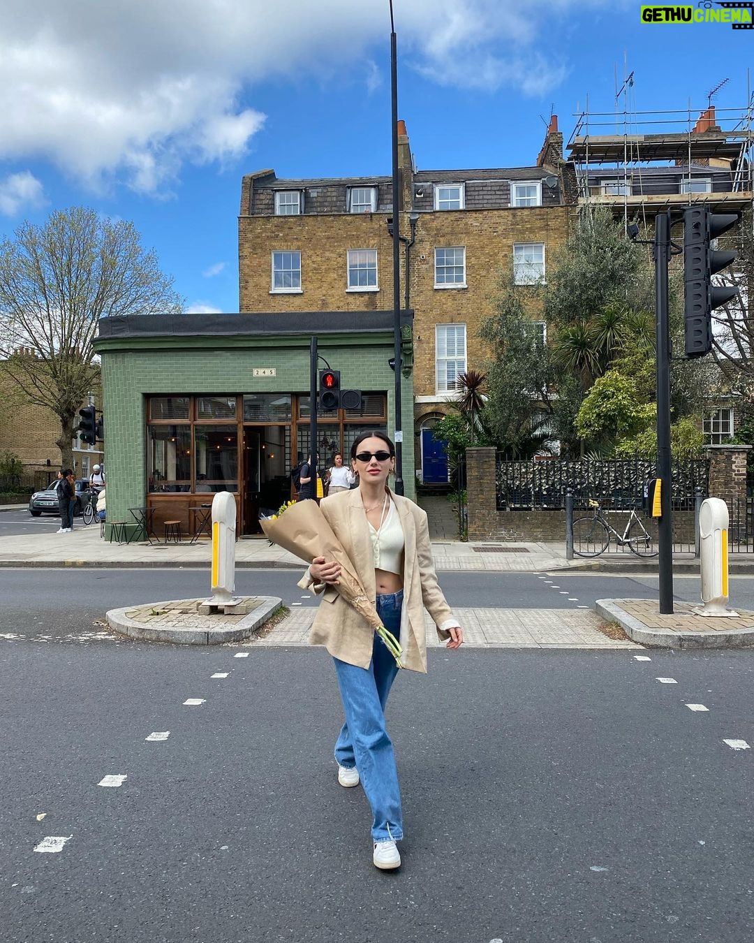 Yağmur Tanrisevsin Instagram - 💌 Columbia Rd Flower Market