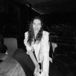 Yağmur Tanrisevsin Instagram - Kahve sevenler ve mutlu olunca gözleri çizgi olanlar serisi 🖤