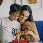 Yağmur Tanrisevsin Instagram - Doğum günümde bana sürpriz hazırlayan dostlarıma, yanımda olan, arayan, mesaj atan ve güzel dilekleriyle, UNICEF'e bağışlarıyla sevgisini hissettiren, kalbime dokunan, beni seven herkese çok teşekkür ederim. Sevilmek ve değerli hissetmek çok güzel, çok kıymetli..Hepinize ayrı ayrı teşekkür ederim..Çok mutluyum!! İyi ki varsınız! ✨🥰❤️❤️❤️