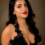 Yaashika Aanand Instagram - Choose ur fav 😍 📸 @sathyaphotography3 💄 @alana_makeupstudio . . #explorepage #viral #yashikaaannand