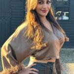 Yaashika Aanand Instagram - Good evening 🤍🤍 Happy Sunday 🤍🤍 Chelmsford, UK
