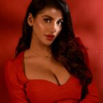 Yaashika Aanand Instagram - 🌹 📸 @sathyaphotography3 💄 @alana_makeupstudio 💇‍♀️ @arithaarambridalstudio 👗 @eshush_thedesignerstudio 🪡 @affluent_choices 💍 @ishhaara 💃 @nyaan.soundarya