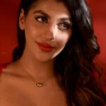 Yaashika Aanand Instagram - You’re the ketchup to my fries – a little messy, but absolutely necessary.”🙊❤️🌹 📸 @sathyaphotography3 💄 @alana_makeupstudio 💇‍♀️ @arithaarambridalstudio 👗 @eshush_thedesignerstudio 🪡 @affluent_choices 💍 @ishhaara 💃 @nyaan.soundarya