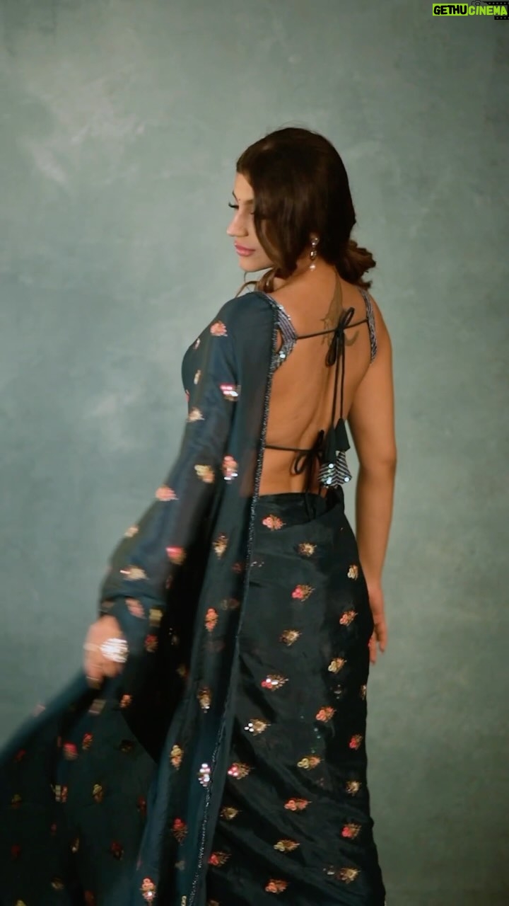 Yaashika Aanand Instagram - Some desi vibeszzπ π π- @alana_makeupstudio πΈ @sathyaphotography3 π- @nyaan.soundarya πββοΈ @arithaarambridalstudio π- @ishhaara . #explore #trendingreels
