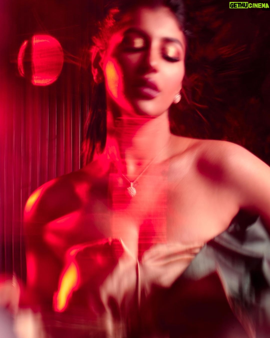 Yaashika Aanand Instagram - Happy new year 2024 🤍🧿✨ . Planner / styling: @shamini_shankar_official Photographer: @aadhityasivam @ling_creations Designer : @rihanadesigner Makeup : @priya_dharshini_makeupartist Location : @zingchennai Jwelery: @challani_jewellery Hair : @shalini_hairartist