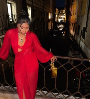 Yalitza Aparicio Instagram - ♥️♥️♥️ 

Festival de Venecia …. Impact Award

💍 @cartier 
👗 @pabloriveraag  @dolcegabbana 
Manager @pimientafilms  @nicocelismx 
RP: 📷 @manunavarro