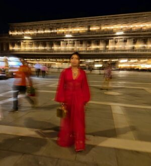 Yalitza Aparicio Instagram - ♥️♥️♥️ 

Festival de Venecia …. Impact Award

💍 @cartier 
👗 @pabloriveraag  @dolcegabbana 
Manager @pimientafilms  @nicocelismx 
RP: 📷 @manunavarro