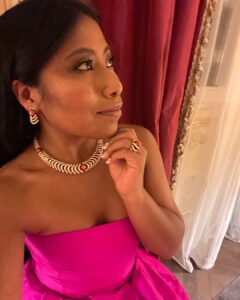 Yalitza Aparicio Instagram - Siento mariposas en el estómago 🥰😍 🇲🇽🇲🇽🇲🇽 👗 @pabloriveraag @dior 💍 @cartier Manager: @pimientafilms @nicocelismx RP: @manunavarro Italia, Venezia