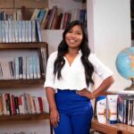 Yalitza Aparicio Instagram - El día de ayer estuve con mi familia @headandshouldersla y Fundación en Movimiento realizando un taller para invitar a todos los adolescentes y maestros a llevar la #CabezaEnAlto, una iniciativa que busca limpiar de la cabeza de todos los jóvenes la caspa y el bullying. Únete a esta causa tú también para saber más ingresa a fundacionenmovimiento.org.mx #publicidad Mexico City, Mexico