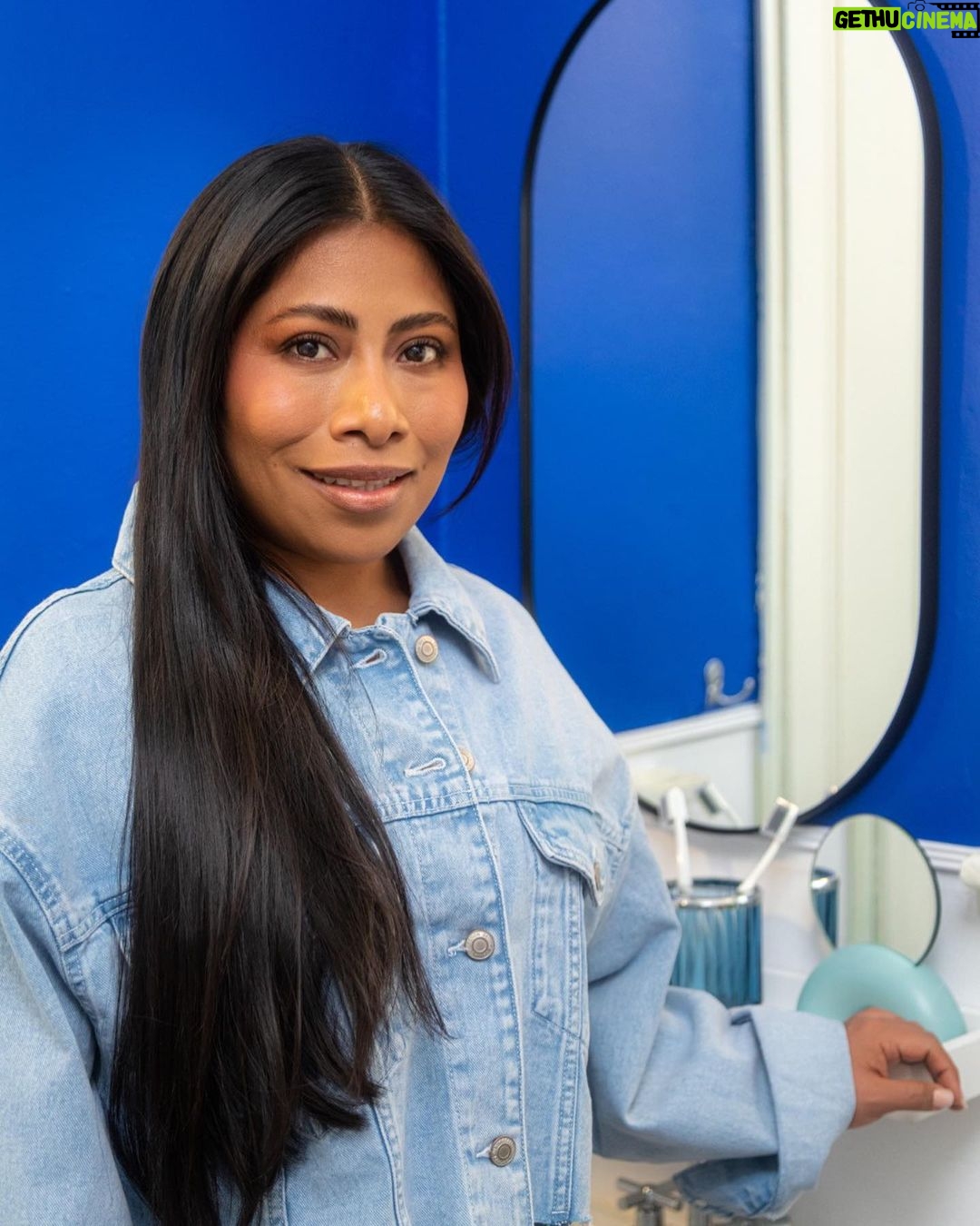 Yalitza Aparicio Instagram - Desde hace años mi familia de @headandshouldersla me ha ayudado a tener un cuero cabelludo sano, pero con esta última colección que lanzaron #LoTengoTodo, me deja el cabello revitalizado, suave, brillante y hasta 100% libre de caspa con el uso regular gracias a su fórmula probada dermatologicamente. ¿Qué les parece mi cabello #RevitalizadoYSinCaspa? Cuentenme en los comentarios si ustedes ya probaron esta colección. #publicidad #RevitalizadoYSinCaspa #LoTengoTodo #publicidad