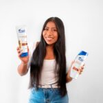 Yalitza Aparicio Instagram – Oigan quiero pasarles este tip, si quieren controlar la caspa y seguir teniendo un cabello limpio, revitalizado y brillante, @headandshouldersla Limpieza y Revitalización con Aceite de Argán será su colección favorita. #Publicidad #RevitalizadoYSinCaspa #LoTengoTodo