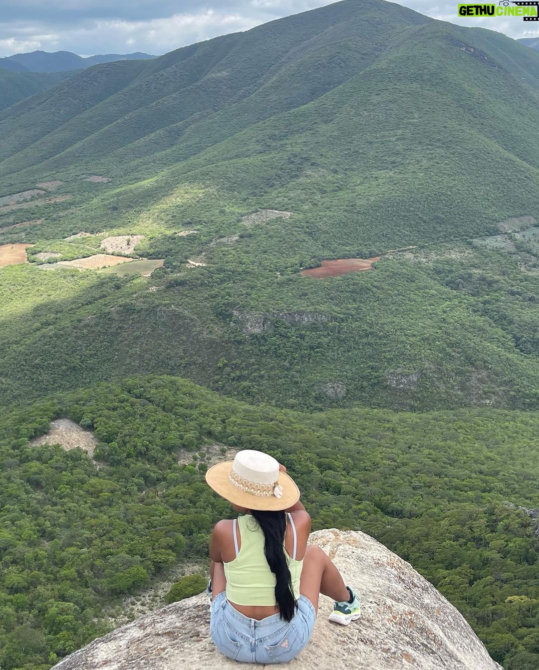 Yalitza Aparicio Instagram - Los lugares a donde siempre quieres volver 🍃🌱⛰️ #oaxaca Hierve El Agua, Oaxaca Oax.