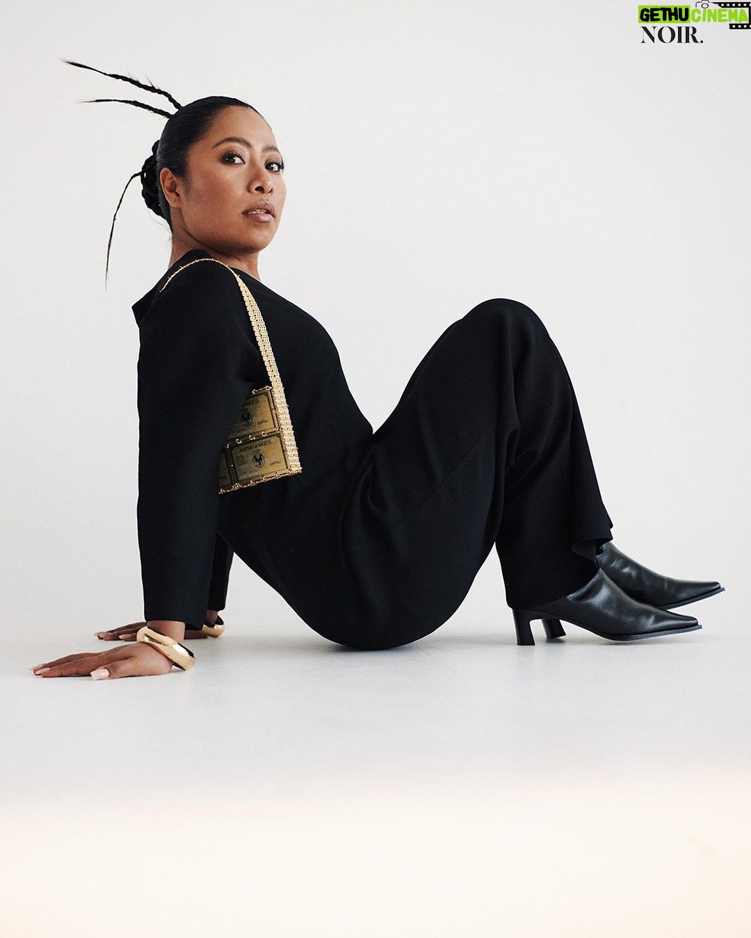 Yalitza Aparicio Instagram - Siempre motivadora, perseverante y agradecida, @yalitzaapariciomtz cierra el año de la manera más espectacular, emocionada por lo que viene:
“Cierro 2022 muy contenta y agradecida por todo lo que la vida me ha brindado; agradecida con mi familia por el apoyo, deseando que mis seres queridos siempre tengan salud. También soy dichosa por tener nuevos proyectos maravillosos, los cuales me alimentan el alma, pues a través de ellos puedo compartir con la sociedad. Siempre es bueno agradecer lo que nos ocurre”, nos compartió la actriz en entrevista exclusiva para Noir. Créditos:
Director editorial: @gerardangulo Fotografía: @ricardoramosphoto
Realización: @sergio.valenzuelach
Maquillaje: @davosthebane
Asistente de moda: @michortizand
Asistente de producción: @marthalvarezbernal
Peinado: Gaby de la Oca
Asistente de maquillaje: Ana Mortera