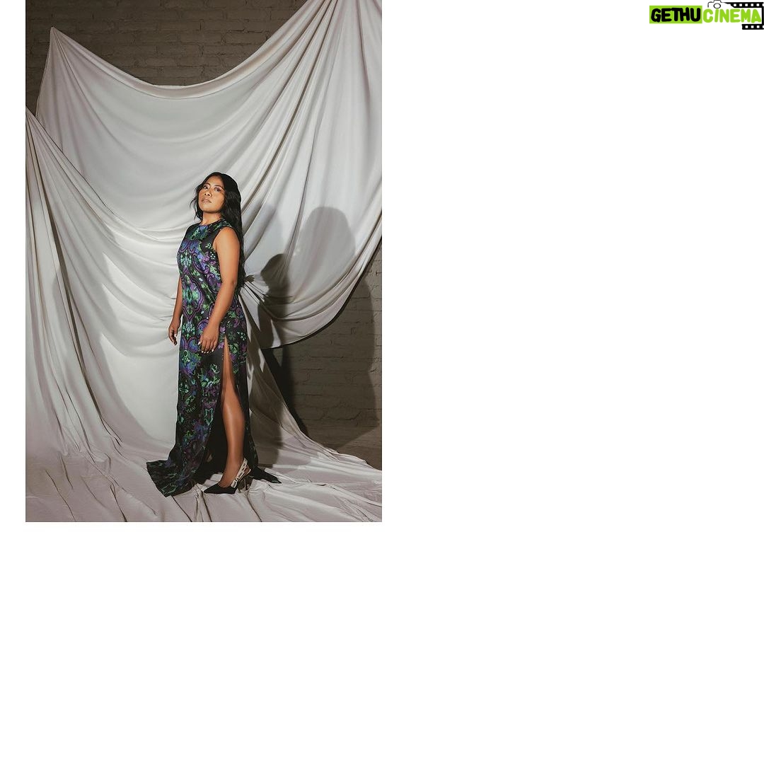 Yalitza Aparicio Instagram - Junto a Yalitza Aparicio y Dior Beauty celebramos la autenticidad y la diversidad en esta historia de portada. Como activista y feminista nata, Yalitza nos muestra que ser fiel a uno mismo es un acto revolucionario. Descubre su historia y el mensaje que lleva como embajadora de las Naciones Unidas en una entrevista exclusiva para L’Beauté a través del lente de Gustavo García-Villa. . . . #LBeauteMX #YalitzaAparicio #DiorBeauty #Dior #actress #actriz #feminista #activista #Yalitza #diversidad #beauty #belleza #makeup #maquillaje #DigitalCover NAMUH