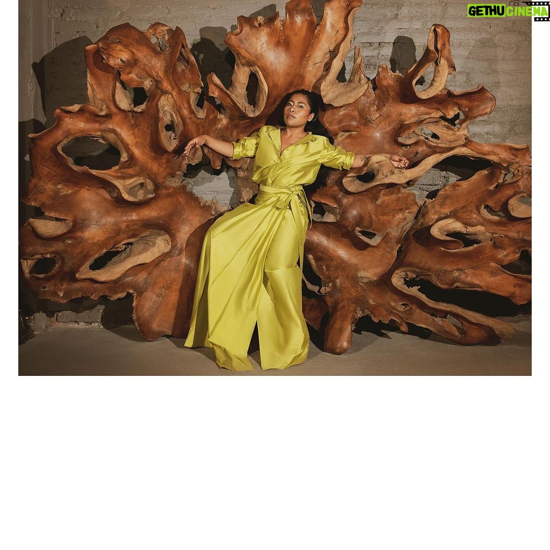Yalitza Aparicio Instagram - Junto a Yalitza Aparicio y Dior Beauty celebramos la autenticidad y la diversidad en esta historia de portada. Como activista y feminista nata, Yalitza nos muestra que ser fiel a uno mismo es un acto revolucionario. Descubre su historia y el mensaje que lleva como embajadora de las Naciones Unidas en una entrevista exclusiva para L’Beauté a través del lente de Gustavo García-Villa. . . . #LBeauteMX #YalitzaAparicio #DiorBeauty #Dior #actress #actriz #feminista #activista #Yalitza #diversidad #beauty #belleza #makeup #maquillaje #DigitalCover NAMUH
