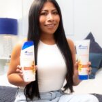 Yalitza Aparicio Instagram – Mi cabello siempre ha sido muy importante para mí y cuidarlo solo lo dejo en manos de productos dermatologicamente probados, como los de @headandshouldersla que gracias a su fórmula #LoTengoTodo dejan mi cabello hasta 100%libre de caspa con el uso regular. Esta colección es la de Limpieza y Revitalización Aceite de Argán, que además lo deja revitalizado, suave y brillante, literal #RevitalizadoYSinCaspa ¿Ustedes cómo cuidan su cabello?

 #RevitalizadoYSinCaspa #LoTengoTodo #publicidad 
@headandshouldersla