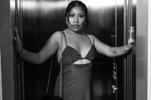 Yalitza Aparicio Instagram - 🤩🤩🤩🤩 @cartier #ElDiseñodeCartier 📷 @Karlalisker 👗 @pabloriveraag 💄 @ger.parra 💇🏽‍♀️ @gabiokka Museo Jumex