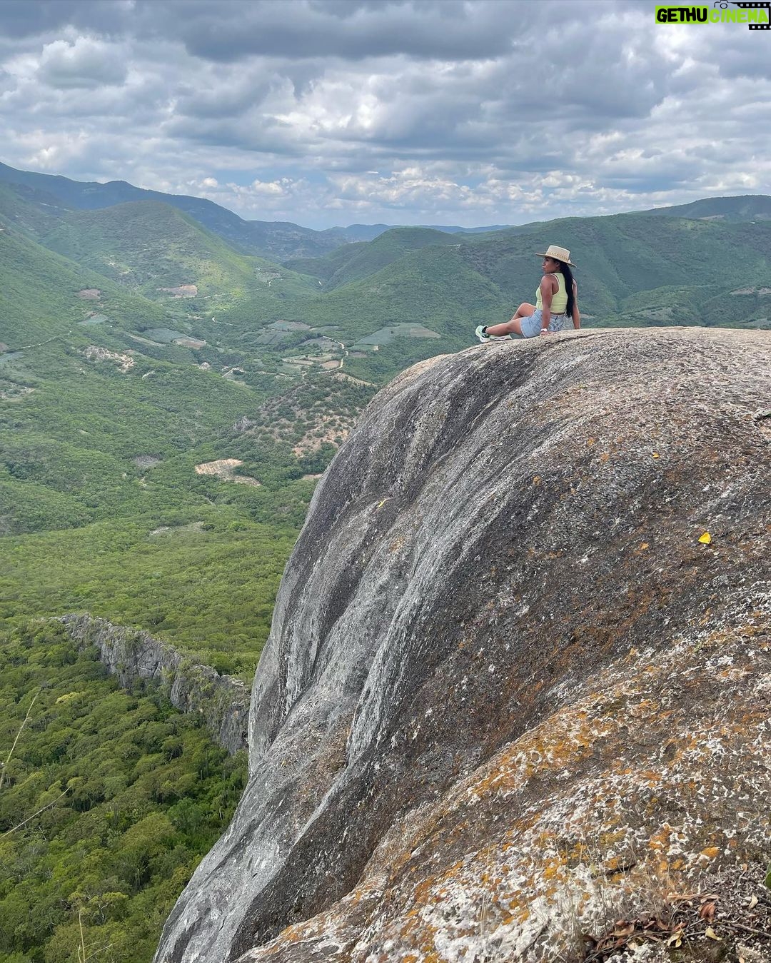 Yalitza Aparicio Instagram - Los lugares a donde siempre quieres volver 🍃🌱⛰️ #oaxaca Hierve El Agua, Oaxaca Oax.