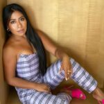 Yalitza Aparicio Instagram – Segundo día 🥰💜
💄 @ger.parra
💇🏽♀️ @erickmoreno
👗 @pabloriveraag
📸 y RP @manunavarro
💍 @cartier
Manager @pimientafilms
#presencias #prensa #entrevistas Mexico City, Mexico