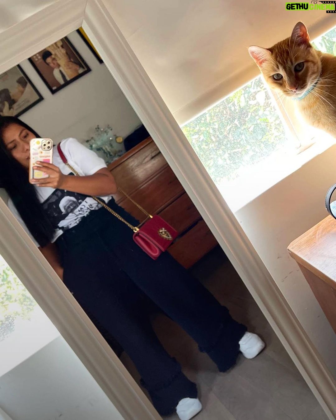 Yalitza Aparicio Instagram - Cuando solo éramos Marti y yo 🥰❤️😘🐈
