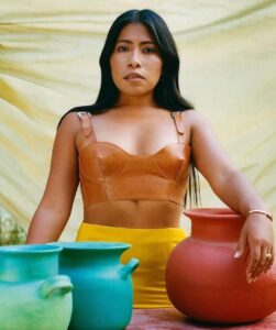 Yalitza Aparicio Instagram - Piel morena 😍🥰 … . . . Fotografía: Camila Falquez Estilismo: Salvador Cosio Maquillaje: Gerardo Parra Peluquería: Erick Moreno Producción: Jessica Abraham y Harry Zehenny @ All the Embers; Yamel Thompson y Verónica León @ Agüita Scouting: Alberto Polansky y Luis Cobian Asistente de fotografía: Albert Font Asistente de estilismo: Ana Cecilia Mayen
