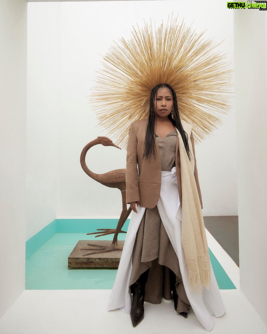 Yalitza Aparicio Instagram - Amo cuando se logra trabajar en Oaxaca … mi bello estado y el amor de mis amores. Director editorial @gerardangulo Fotografía @carlos_ruizc Realización @sergio.valenzuelach Maquillaje gerparra Peinado @erickmoreno Asistente de moda @yessicasalas_cs Asistente de foto @soffffia