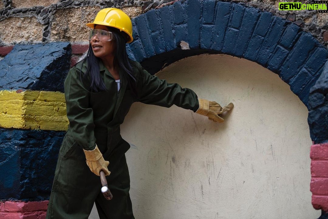 Yalitza Aparicio Instagram - Hay cosas maravillosas que nos va dejando la #vida, momentos que se guardan no solo en la memoria, si no el #corazón. A las 10 pm por @discoveryhh podrán descubrir de que se trata. . . . #remodelaciónconcelebridadesmx