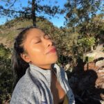 Yalitza Aparicio Instagram - 2024 🪅🎊🎉🥳… primer propósito cumplido en mi lugar favorito. Feliz Año Nuevo a todos!!! 🥂🪅🎉Les deseo que siempre lo mejor y que este año esté lleno de dicha y amor , pero sobre todo salud Tlaxiaco, Oaxaca