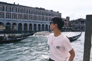 Yang Yang Instagram - 🕶️