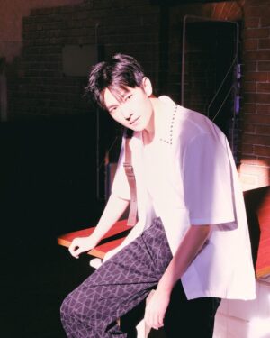 Yang Yang Instagram - 📖☀️
