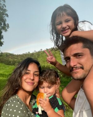 Yanna Lavigne Instagram - Achamos um arco-íris em casa no dia do aniversário da Memé, nosso pote de amor 🌈 🧡