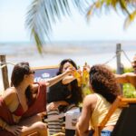 Yanna Lavigne Instagram - A vibe da nossa viagem resumida em carrossel, fomos muito felizes vivendo com @coronabrasil e nossos amigos amados, a vida sempre foi aqui fora!! #Avidaéaquifora #BebaComModeração *ad Japaratinga - Alagoas - Brasil