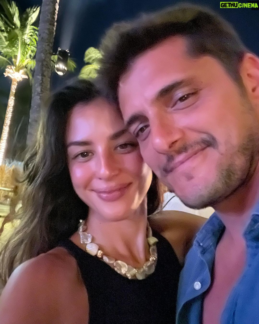 Yanna Lavigne Instagram - a vida fora daqui é…