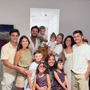 Yanna Lavigne Instagram - Feliz natal meu povo!! Reflitam sua existência e atitudes no mundo, e que aqui, experienciemos o máximo do amor ❣️