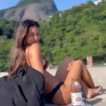 Yanna Lavigne Instagram - Minha estação favorita do ano tá chegando, muito sol e energia que demandam saúde, bem estar e escolhas mais leves. Natural one leite vegetal de aveia nos entrega nutrição, sabor, várias opções de receitas e versatilidade. Já experimentou refrescar seu verão assim? E tem cupom: YANNA10 @naturaloneoficial